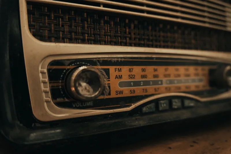 Lost Frequencies: The Old-School RC Radio Bands That Defined the 80s and Whether You Can Still Race Them Legally